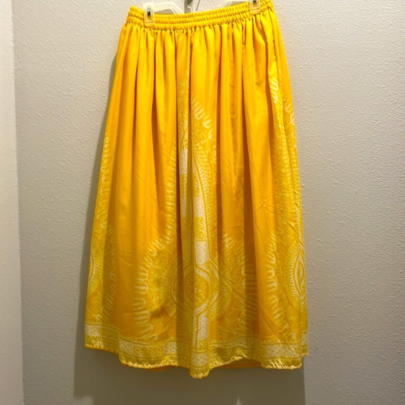 Uncategorized women’s full gathered XL swing skirt, elastic waist band & tie. - Picture 3 of 5
